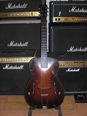 Martin Archtop Gitarre
